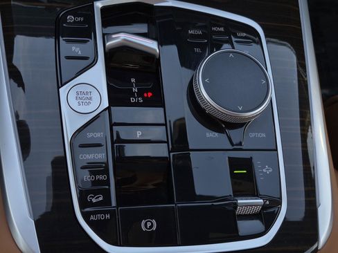 Certified 2024 BMW X7 xDrive40i w/ M Sport Package image 18