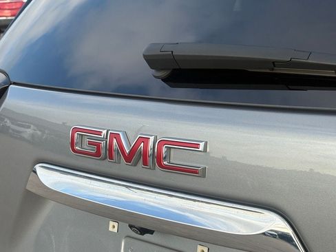 Used 2024 GMC Terrain SLT w/ Infotainment Package II AWD/4WD image 9
