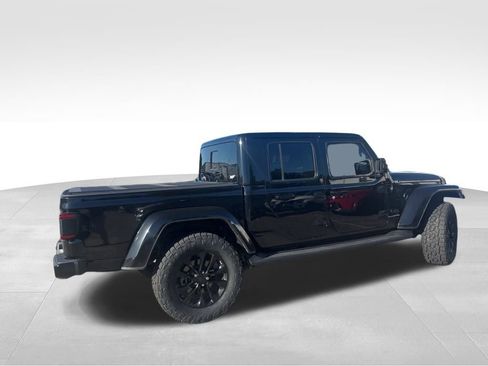 Used 2021 Jeep Gladiator Overland image 12