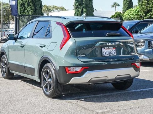 Certified 2025 Kia Niro EX FWD image 8