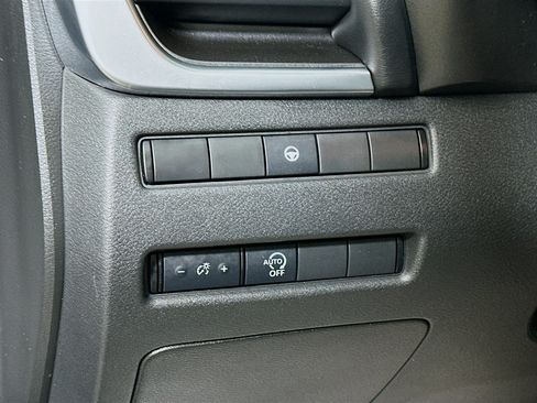 Used 2023 Nissan Rogue SV AWD/4WD image 10