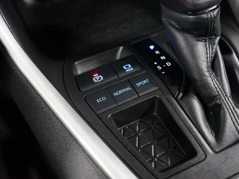 Certified 2022 Toyota RAV4 XLE image 21