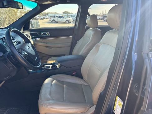 Used 2017 Ford Explorer Limited w/ Equipment Group 301A image 9