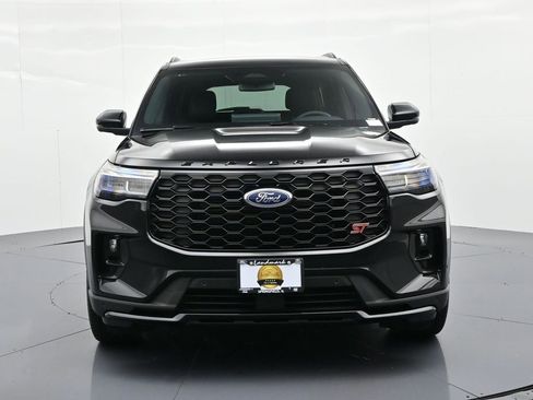 New 2026 Ford Explorer ST image 3