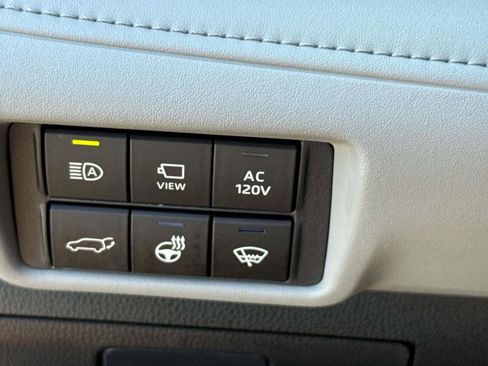 Used 2022 Toyota Highlander Limited image 29