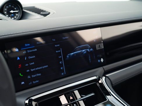 Certified 2026 Porsche Panamera image 25