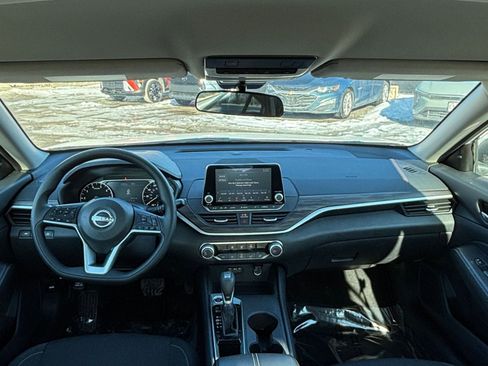 Used 2025 Nissan Altima 2.5 SV image 33
