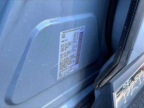 Used 2024 Nissan Pathfinder Platinum AWD/4WD image 17