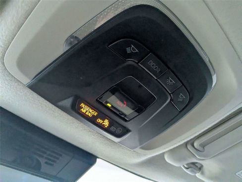 Certified 2025 Toyota Corolla LE FWD image 40