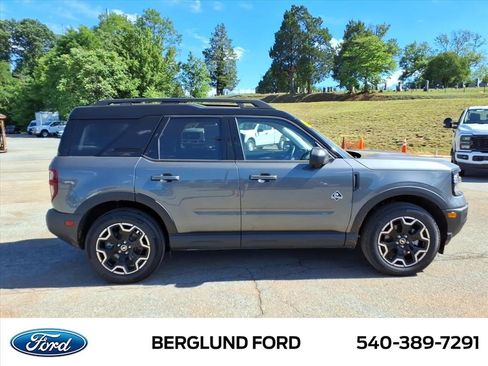 Used 2025 Ford Bronco Sport Outer Banks w/ Outer Banks Tech Package+ AWD/4WD image 4