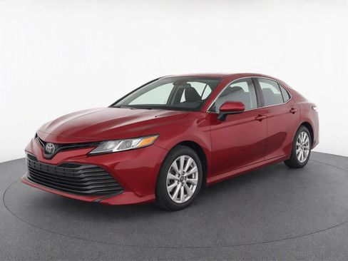Used 2018 Toyota Camry LE FWD image 1