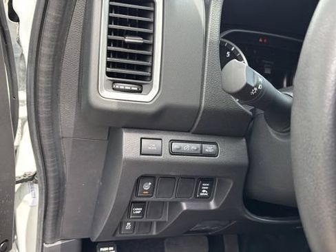 Used 2024 Nissan Frontier SL w/ Technology Package RWD image 23