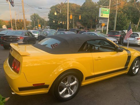 Used 2006 Ford Mustang GT Premium RWD image 16