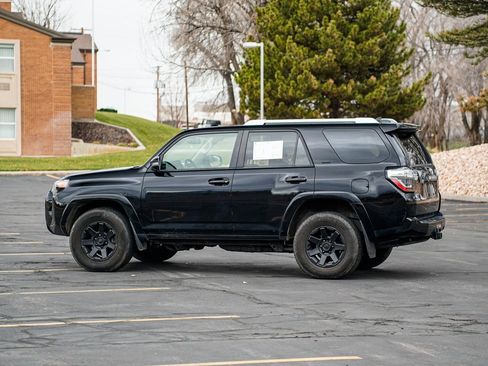 Used 2014 Toyota 4Runner SR5 image 7