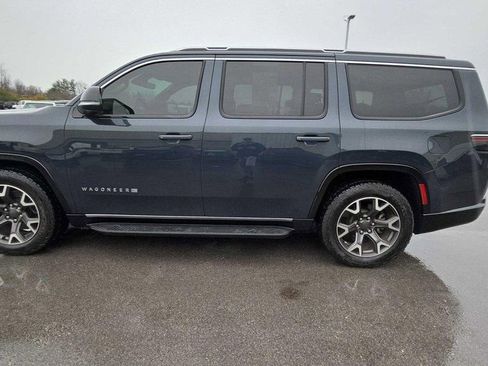 Used 2023 Jeep Wagoneer Series III w/ Preferred Equipment Group image 8