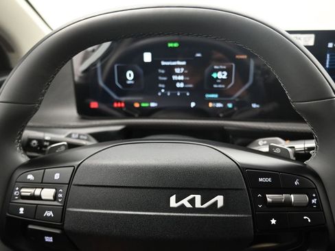 New 2025 Kia EV6 Wind RWD image 21