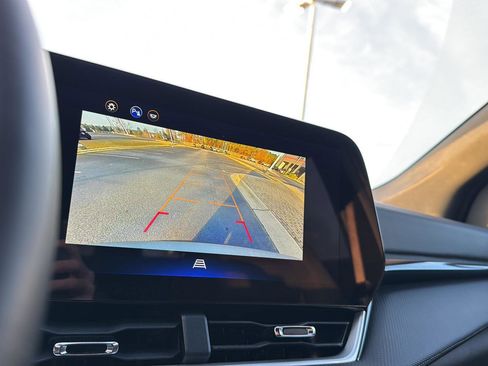 Used 2025 Chevrolet Equinox LT image 23