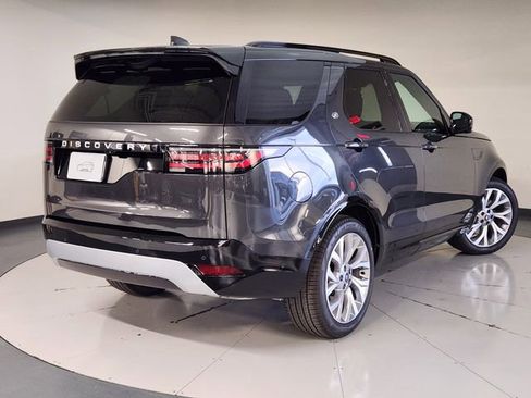 New 2026 Land Rover Discovery Limited Edition image 2