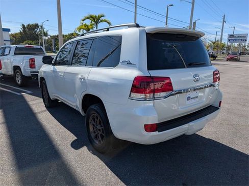 Used 2021 Toyota Land Cruiser Heritage Edition image 10