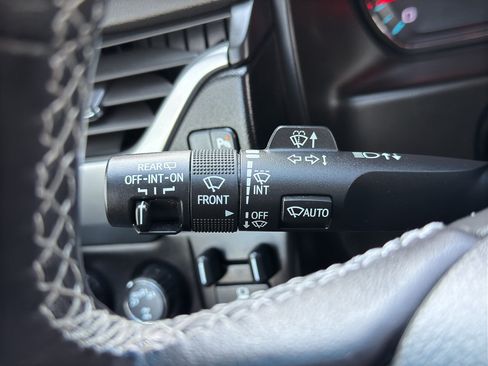 Used 2019 Chevrolet Suburban Premier AWD/4WD image 22