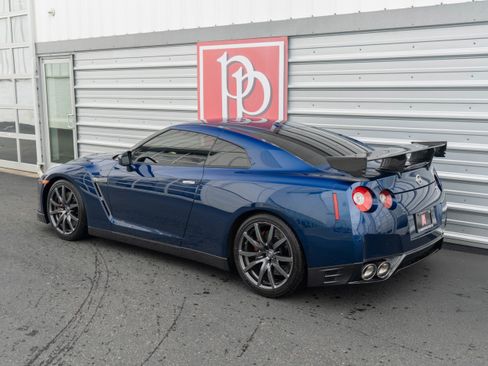 Used 2014 Nissan GT-R Premium image 43