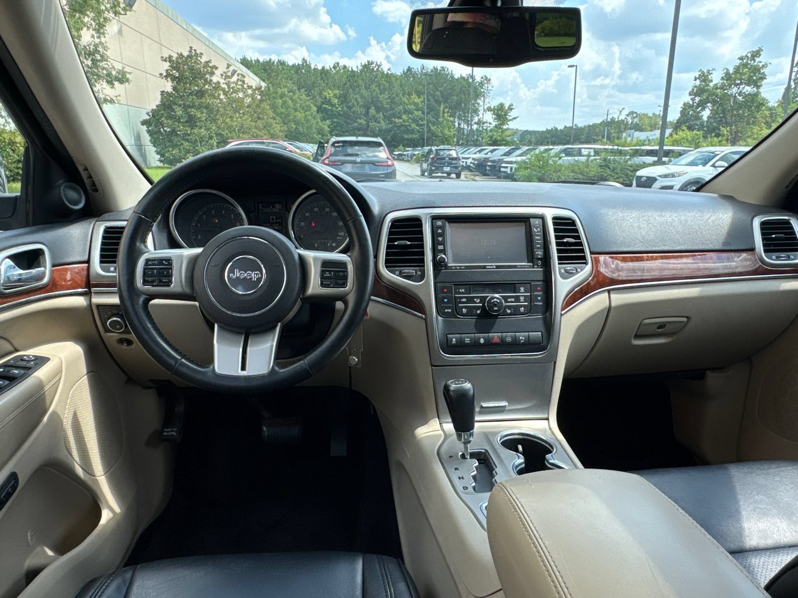 Used 2011 Jeep Grand Cherokee Limited w/ Luxury Group II AWD/4WD image 22