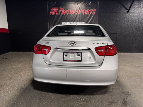Used 2010 Hyundai Elantra GLS FWD image 4