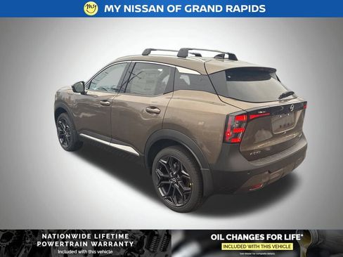 New 2026 Nissan Kicks SR w/ Cold Weather Package AWD/4WD image 4
