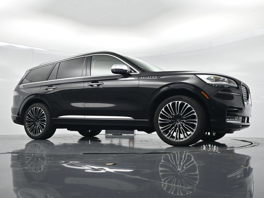 Used 2021 Lincoln Aviator Black Label w/ Class IV Trailer Tow Package AWD/4WD image 21