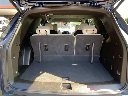 Used 2022 Chevrolet Traverse LT image 14