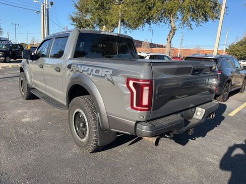 Used 2018 Ford F150 Raptor w/ Equipment Group 801A Mid image 4