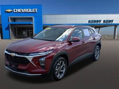Certified 2025 Chevrolet Trax LT w/ Driver Confidence Package FWD image 29