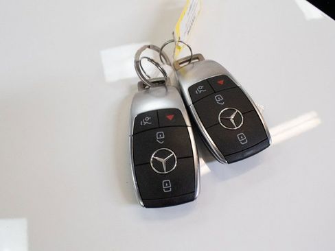 Used 2022 Mercedes-Benz GLB 250 4MATIC image 26