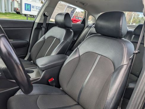 Used 2019 Kia Optima S image 17