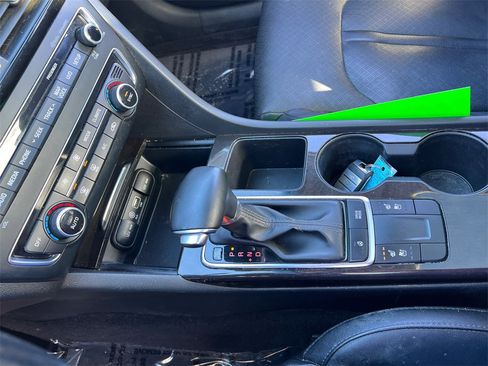 Used 2016 Kia Optima EX w/ Premium Package image 24