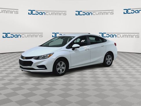 Used 2017 Chevrolet Cruze LS FWD image 4