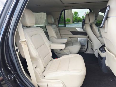 Used 2020 Lincoln Navigator Reserve w/ Equipment Group 208A Reserve AWD/4WD image 21
