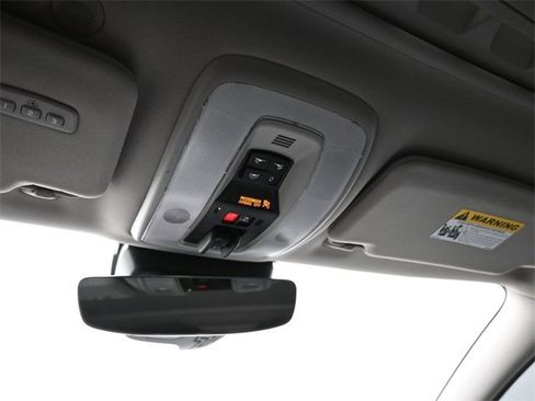 Used 2018 Volvo V60 T5 Cross Country w/ Convenience Package image 29