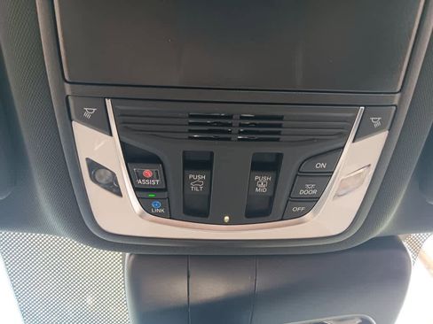 Used 2025 Acura RDX SH-AWD image 31