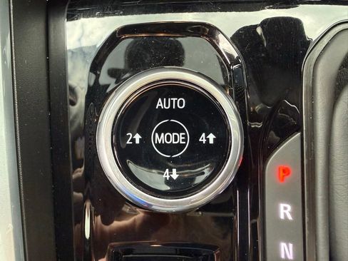 Used 2025 Chevrolet Colorado Z71 w/ Z71 Convenience Package 2 AWD/4WD image 23