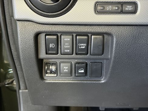 Used 2019 Nissan Titan PRO-4X image 24