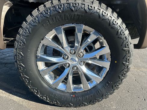 Used 2017 Ford F150 Lariat image 19