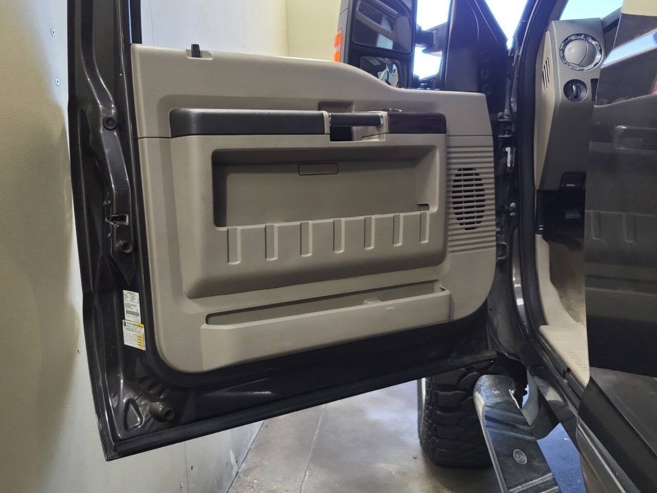Used 2008 Ford F350 Lariat AWD/4WD image 11