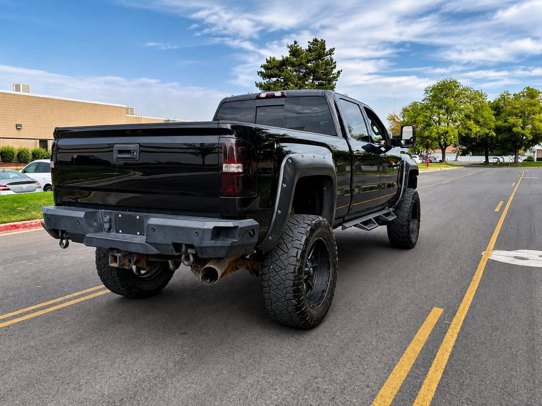 Used 2018 GMC Sierra 2500 Denali w/ Duramax Plus Package AWD/4WD image 5