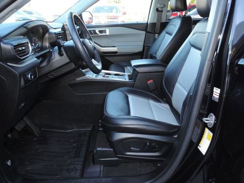 Used 2023 Ford Explorer XLT w/ Equipment Group 202A image 18