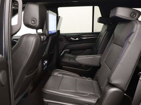 Used 2021 GMC Yukon Denali w/ Denali Ultimate Package AWD/4WD image 19