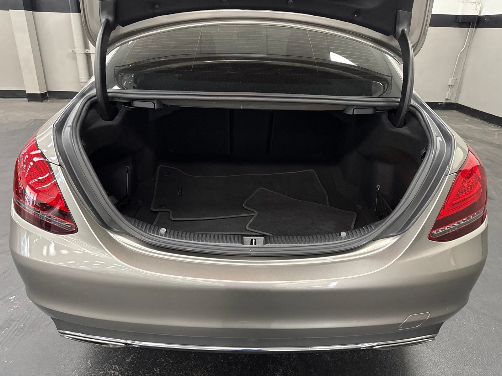 Used 2019 Mercedes-Benz C 300 Sedan image 13