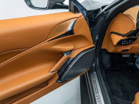 Certified 2023 Ferrari Roma image 39