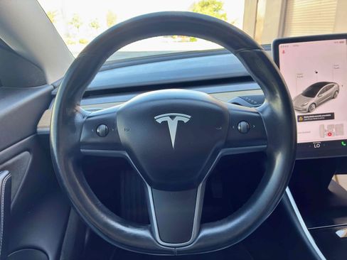 Used 2018 Tesla Model 3 Long Range RWD image 21