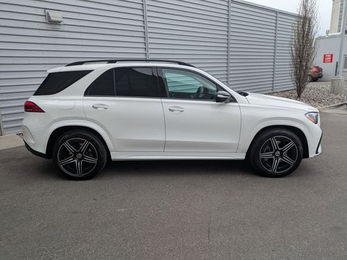 New 2026 Mercedes-Benz GLE 450e 4MATIC image 2
